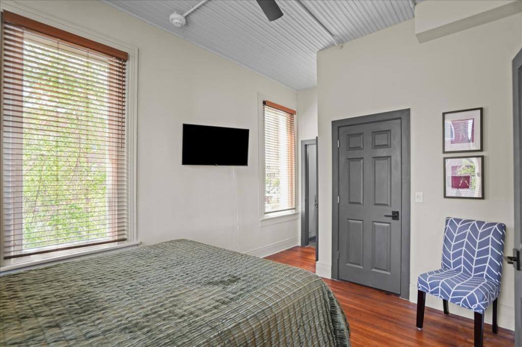 Apartment for rent at 127 W Evans St, Florence, SC 29501