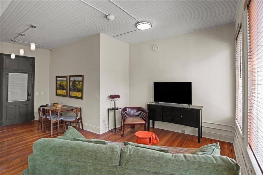 Apartment for rent at 127 W Evans St, Florence, SC 29501