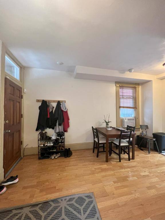 House for rent at 1900 6th St #NW, Washington, DC 20001