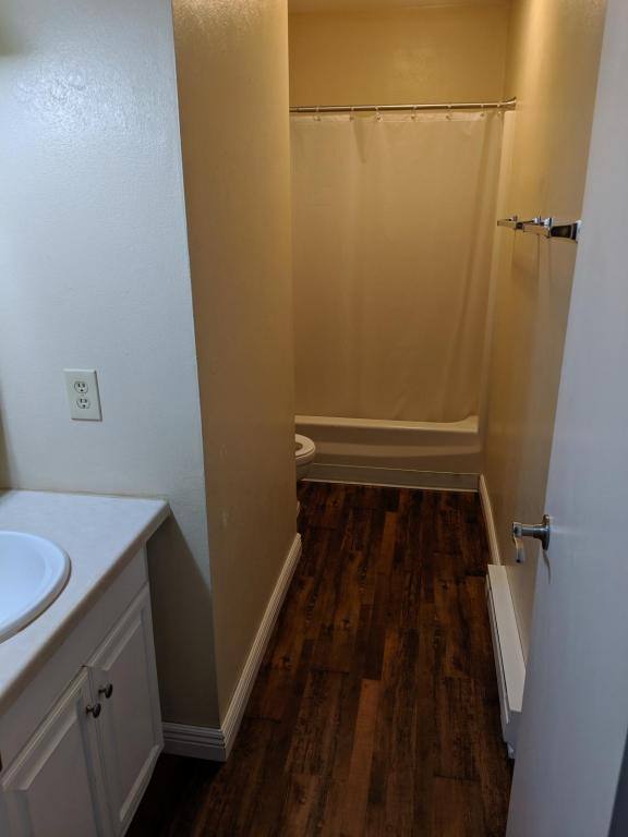 Apartment for rent at 619 Welshire Dr #201, La Crescent, MN 55947