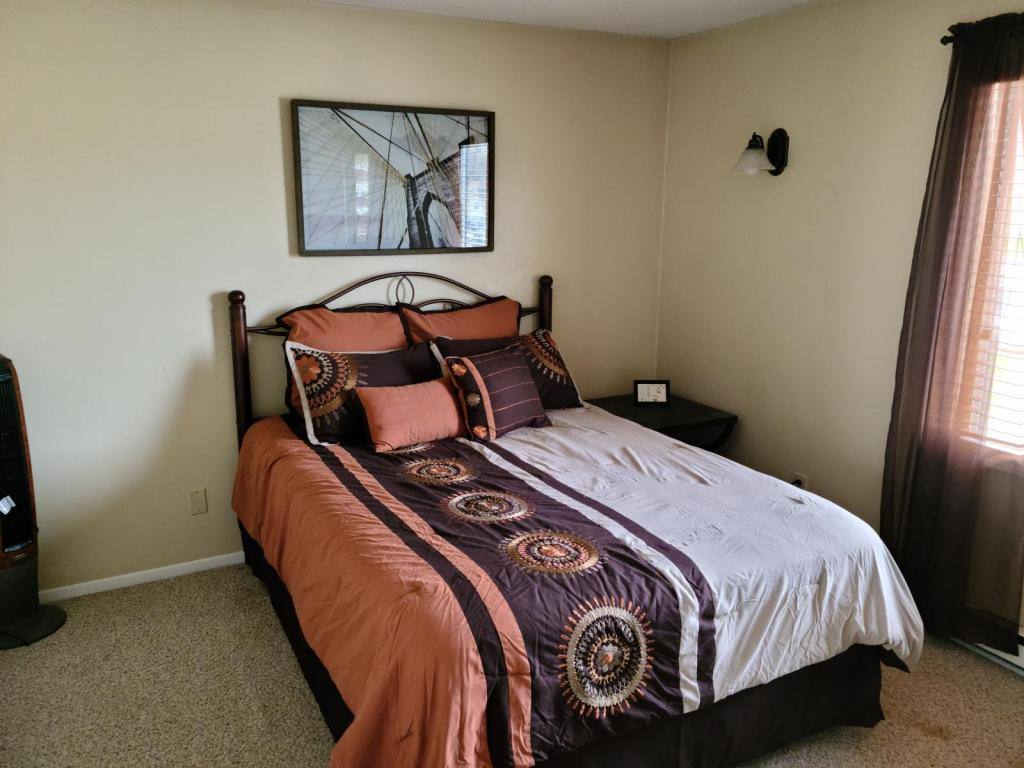 Apartment for rent at 619 Welshire Dr #201, La Crescent, MN 55947