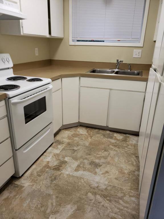Townhouse for rent at 10030 SW Walnut St Tigard, Portland, OR 97223