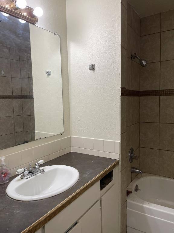 Townhouse for rent at 3318 SE 148th Ave, Portland, OR 97236