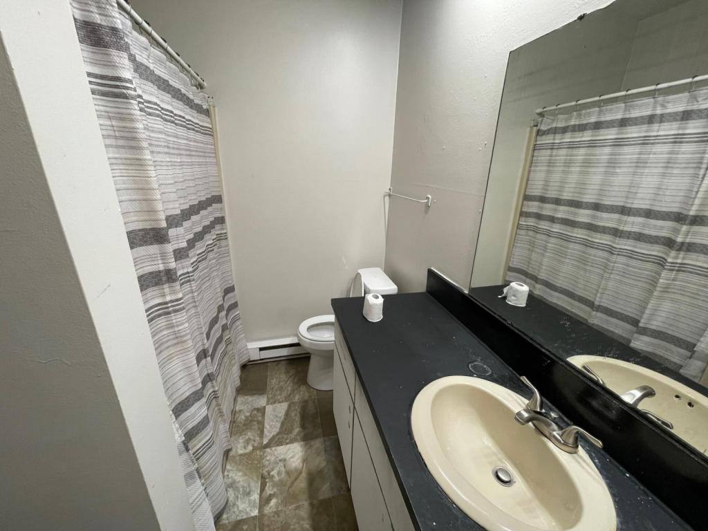 Apartment for rent at 504 W Main St, Dalton, OH 44618
