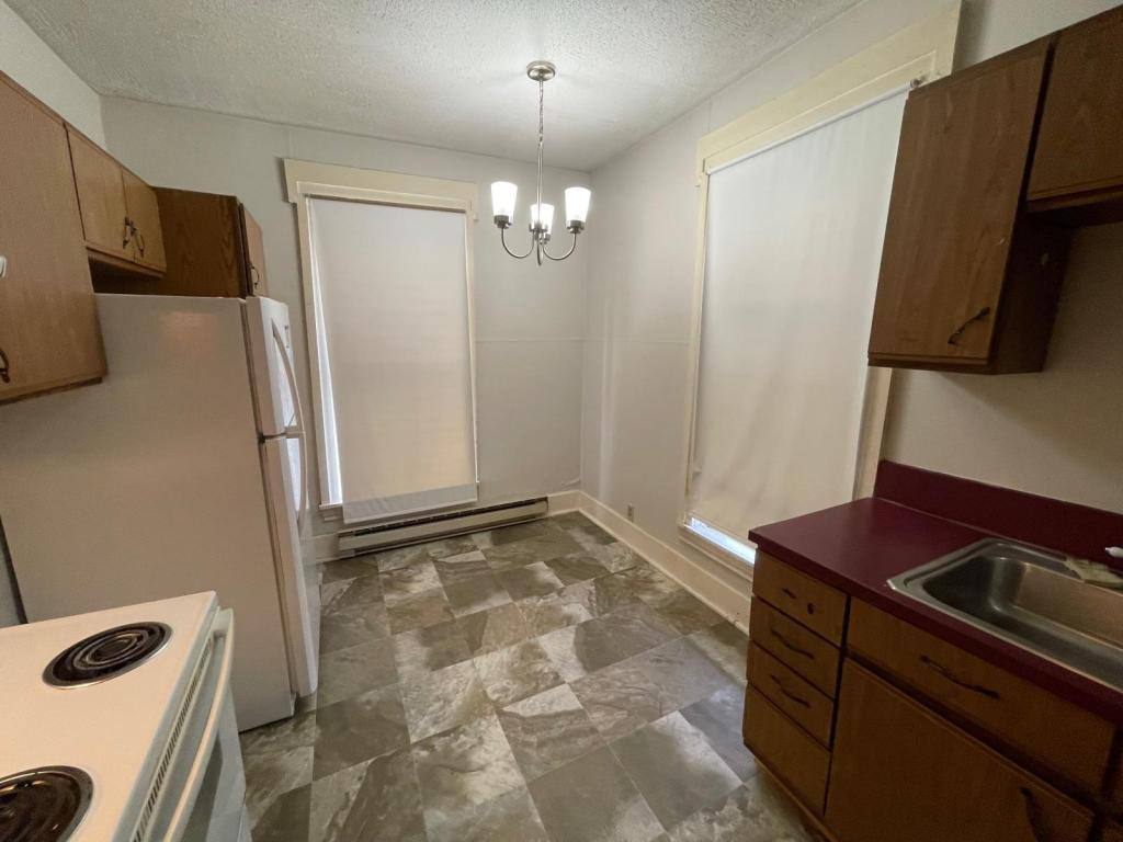 Apartment for rent at 504 W Main St, Dalton, OH 44618