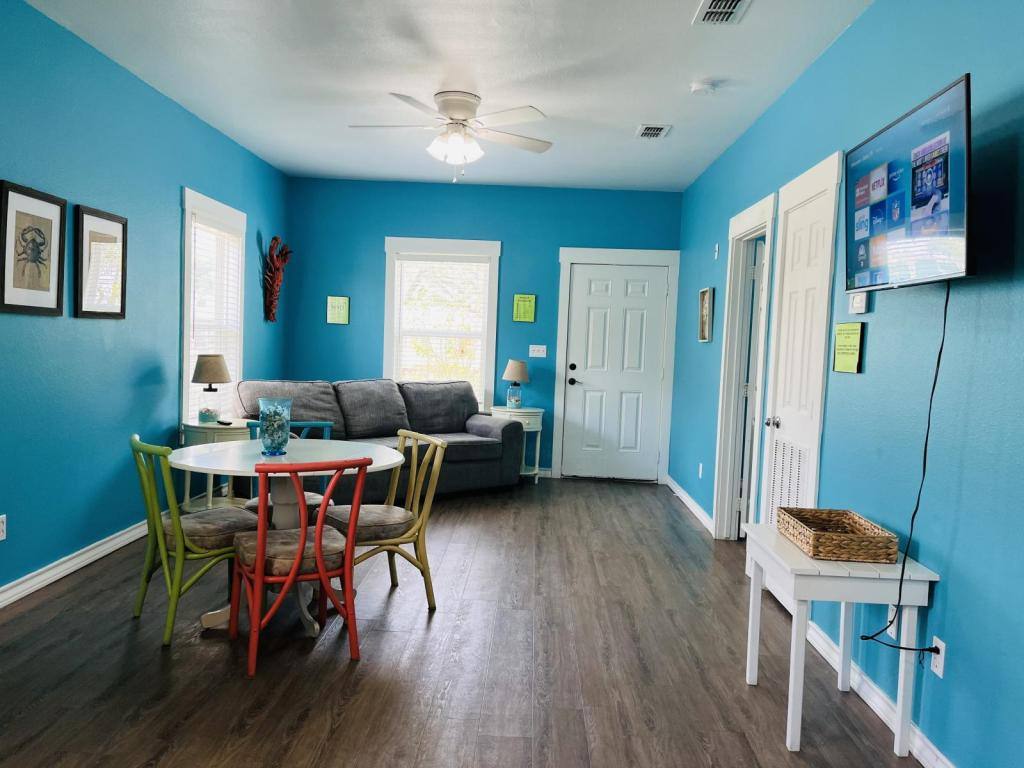 House for rent at 4212 Tx-35 Bus, Rockport, TX 78382
