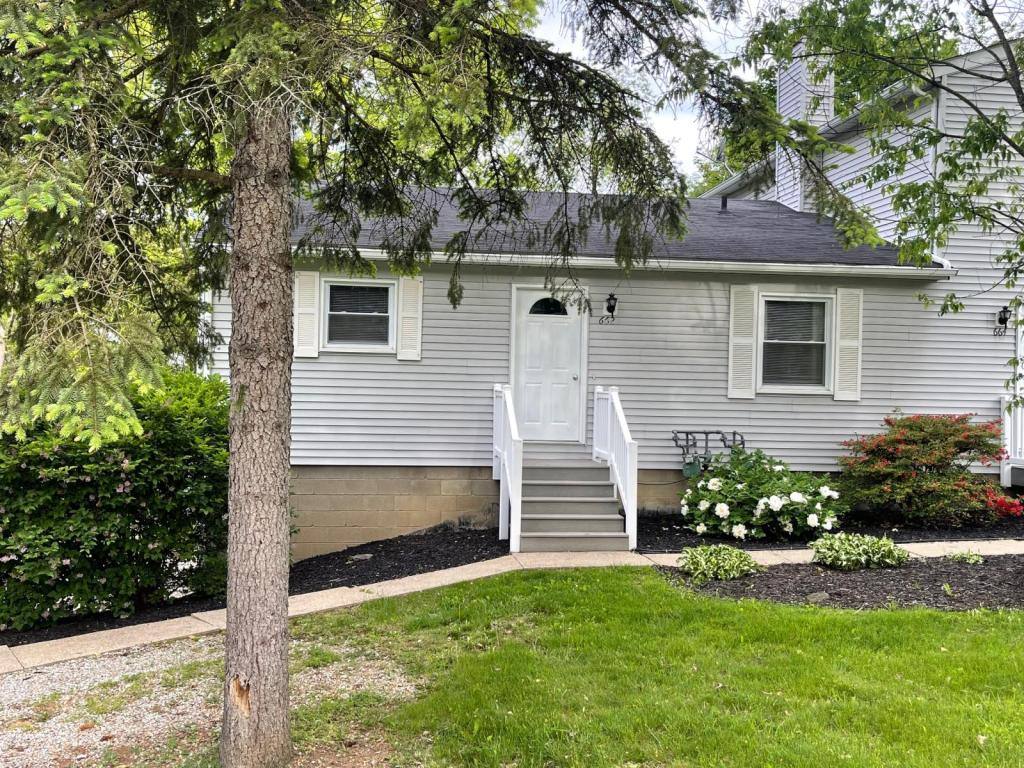 Apartment for rent at 662 Oak Hill Rd, Wooster, OH 44691
