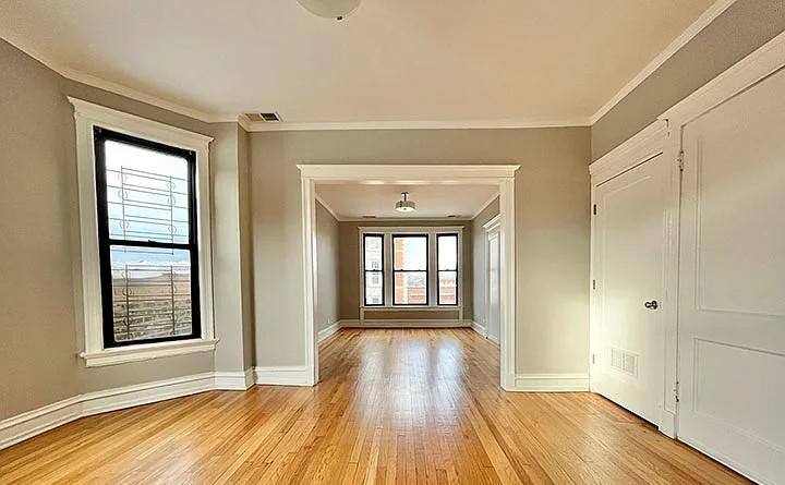 Apartment for rent at 5143 N Clark St, Chicago, IL 60640