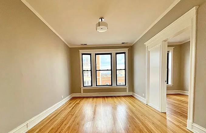 Apartment for rent at 5143 N Clark St, Chicago, IL 60640