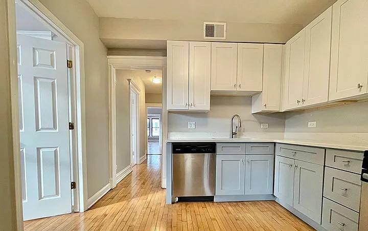 Apartment for rent at 5143 N Clark St, Chicago, IL 60640