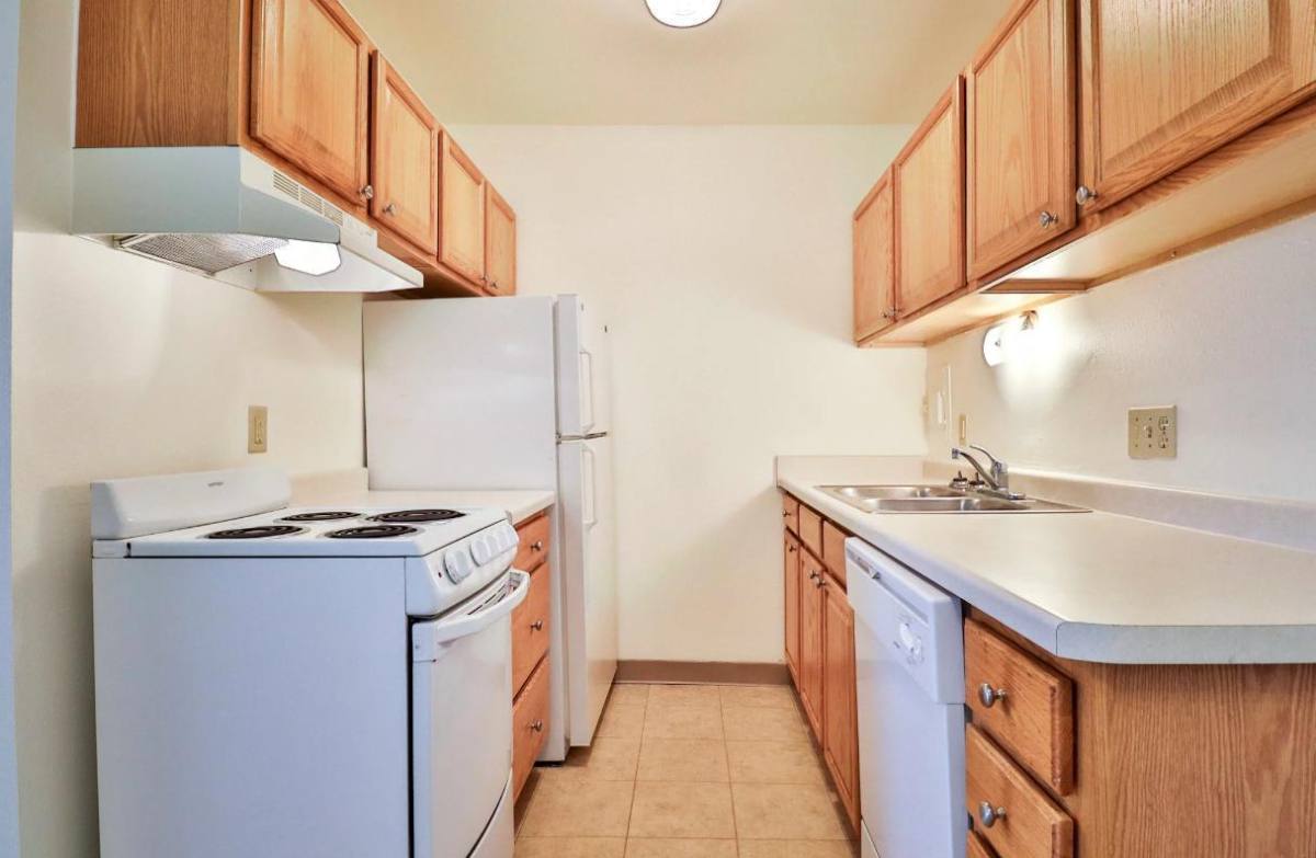 Apartment for rent at Varsity Square, 1212 Varsity Blvd, Dekalb, IL 60115