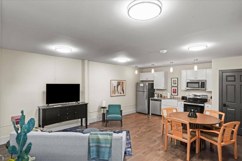 Apartment for rent at 127 W Evans St, Florence, SC 29501