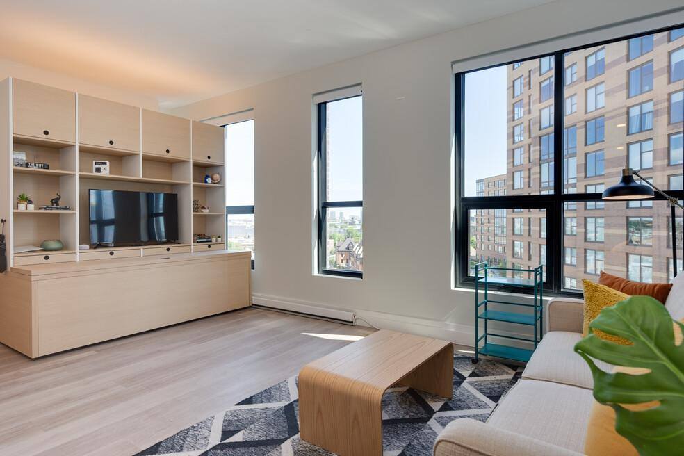 Apartment for rent at 730 N Milwaukee Ave, Chicago, IL 60642