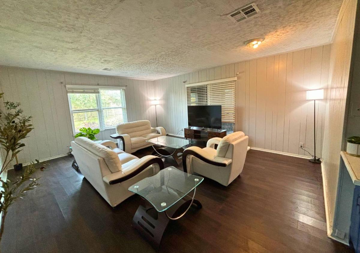 Apartment for rent at 13025 Joliet St, Houston, TX 77015