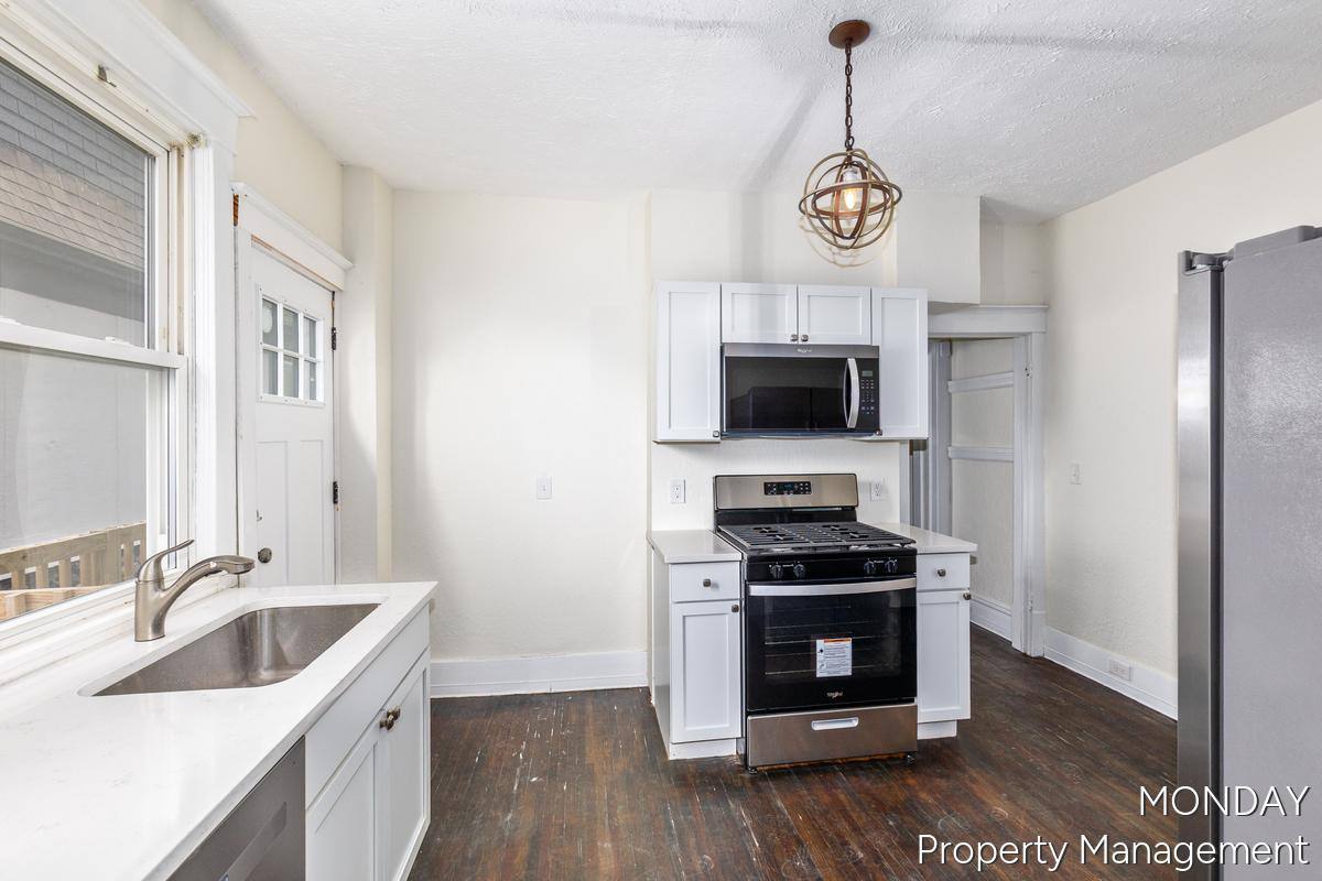 Apartment for rent at 531 W Webster Ave #1, Muskegon, MI 49440