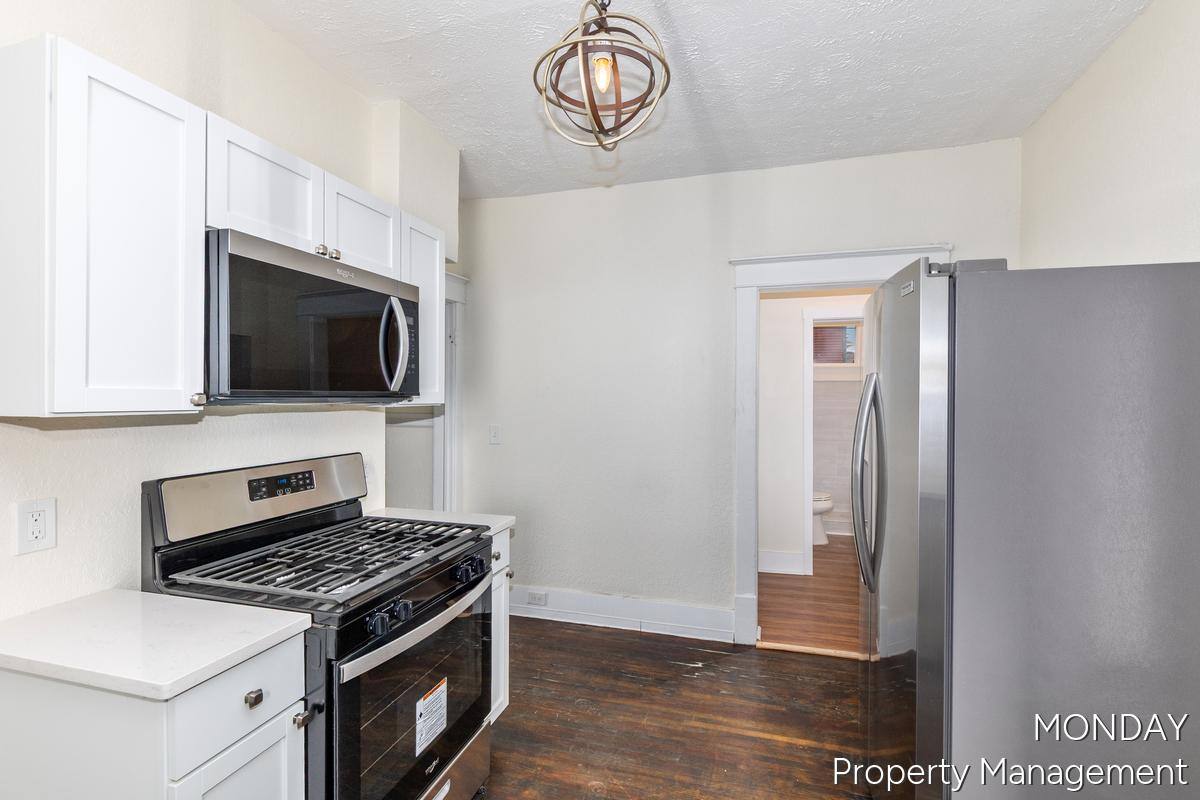 Apartment for rent at 531 W Webster Ave #1, Muskegon, MI 49440