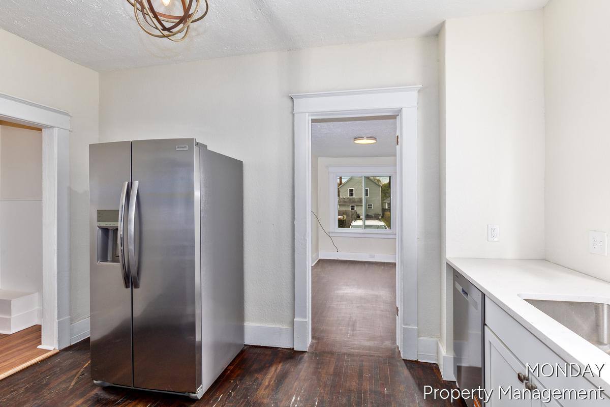 Apartment for rent at 531 W Webster Ave #1, Muskegon, MI 49440