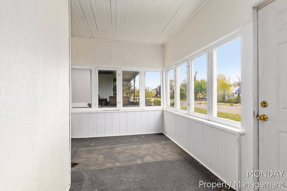 Apartment for rent at 531 W Webster Ave #1, Muskegon, MI 49440