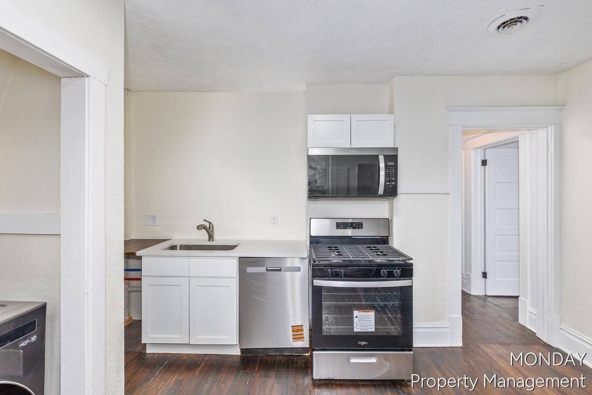 Apartment for rent at 531 W Webster Ave #2, Muskegon, MI 49440