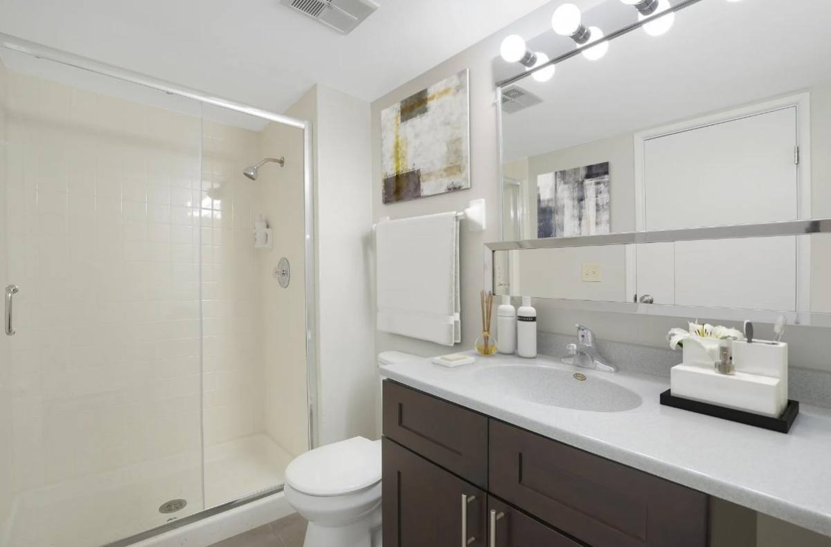 Apartment for rent at Spring Hill Condos, 280 Springhill Dr, Roselle, IL 60172