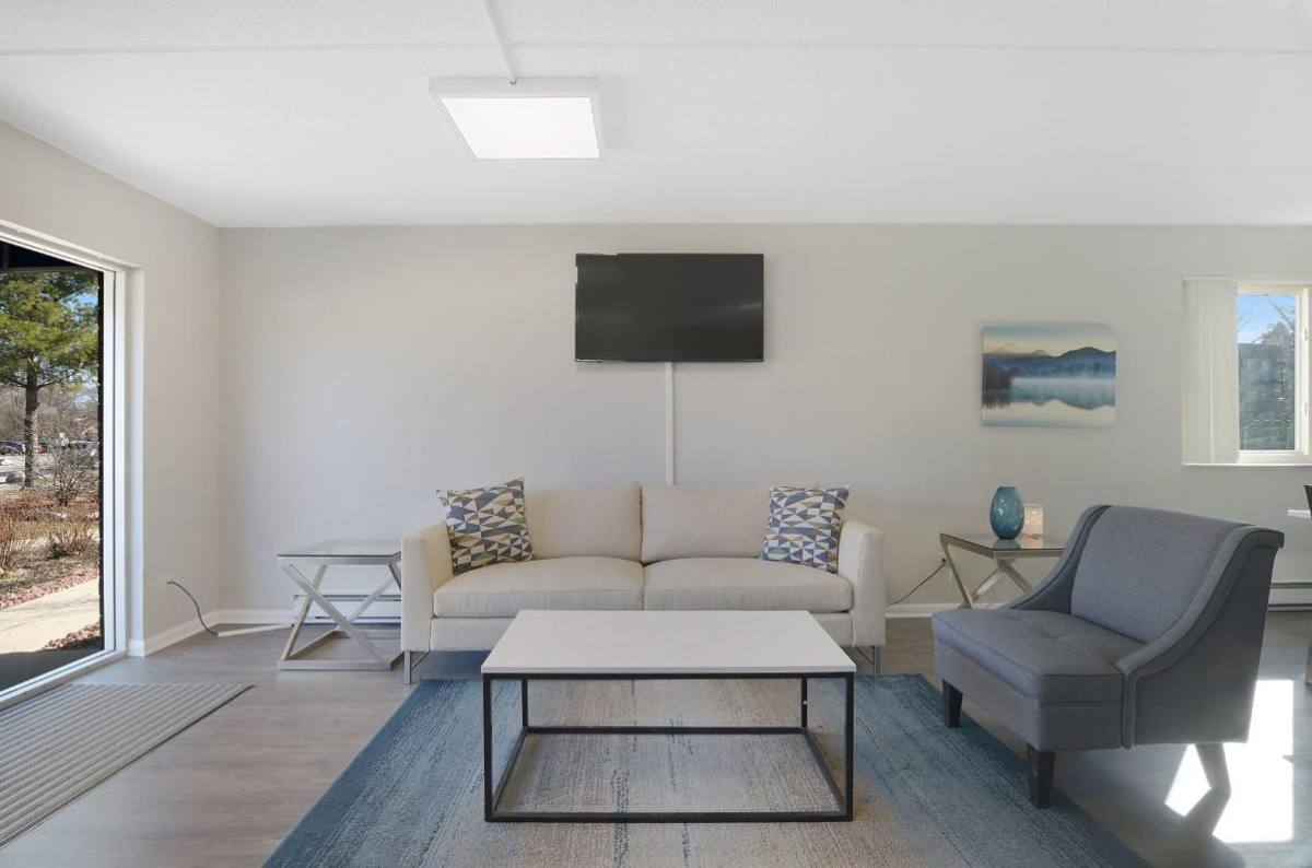 Apartment for rent at Spring Hill Condos, 280 Springhill Dr, Roselle, IL 60172