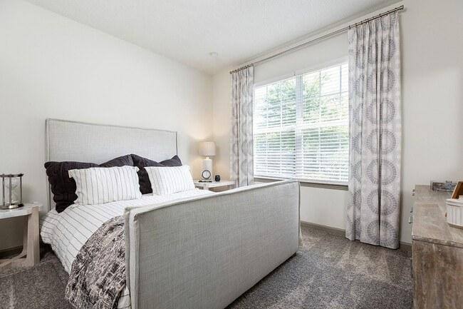 Apartment for rent at 105 Oak Hill Dr, Atlanta, GA 30331