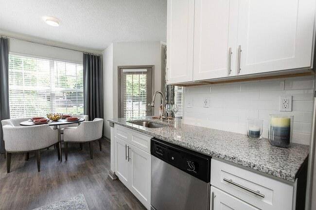 Apartment for rent at 105 Oak Hill Dr, Atlanta, GA 30331