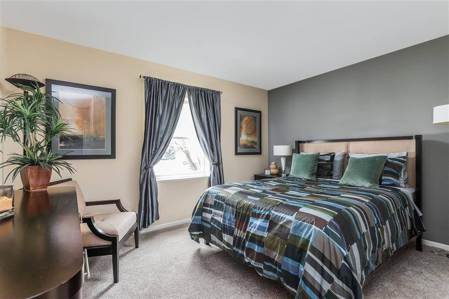 Apartment for rent at 1947 W Eagle Ridge Dr, Waukegan, IL 60087
