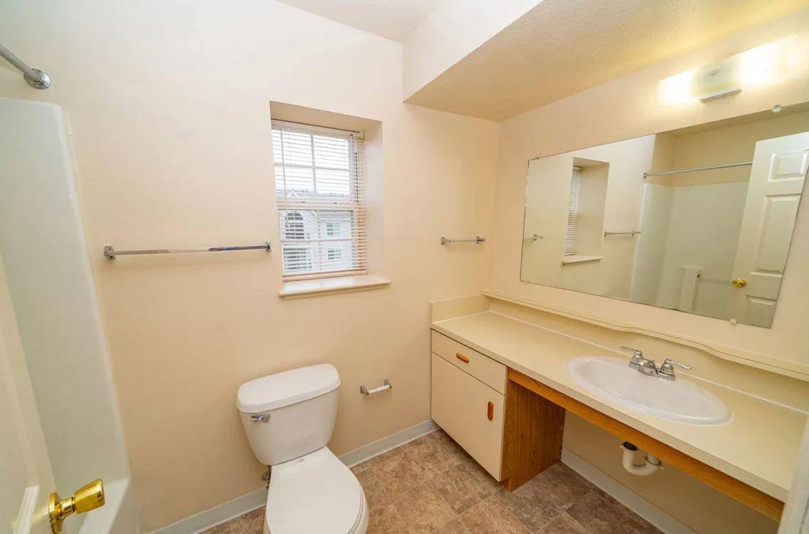 Apartment for rent at 29181 Tracy Creek Dr, Perrysburg, OH 43551