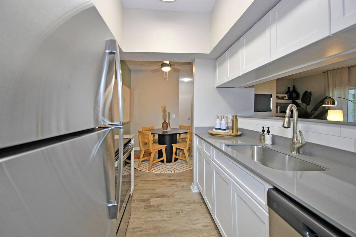Fox Chase, 7300 Nightingale Dr, Holland, OH 43528 - Apartment for Rent - Image 2