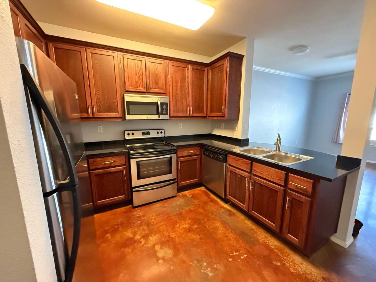 Apartment for rent at 910 W 25th St #209, Austin, TX 78705