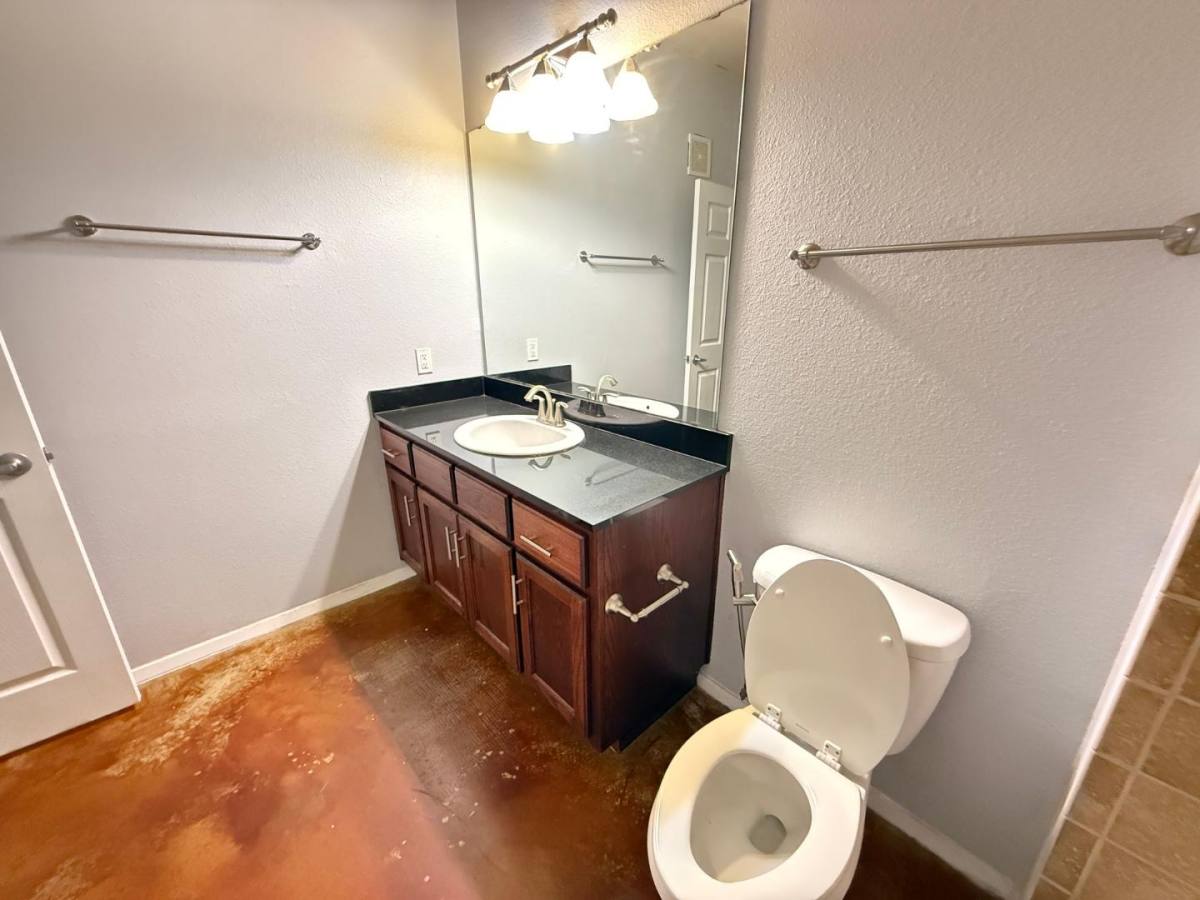 Apartment for rent at 910 W 25th St #209, Austin, TX 78705