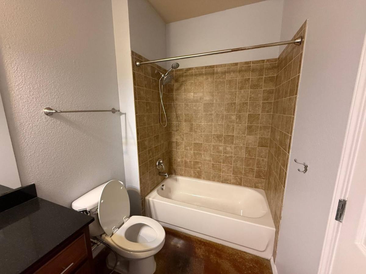 Apartment for rent at 910 W 25th St #209, Austin, TX 78705