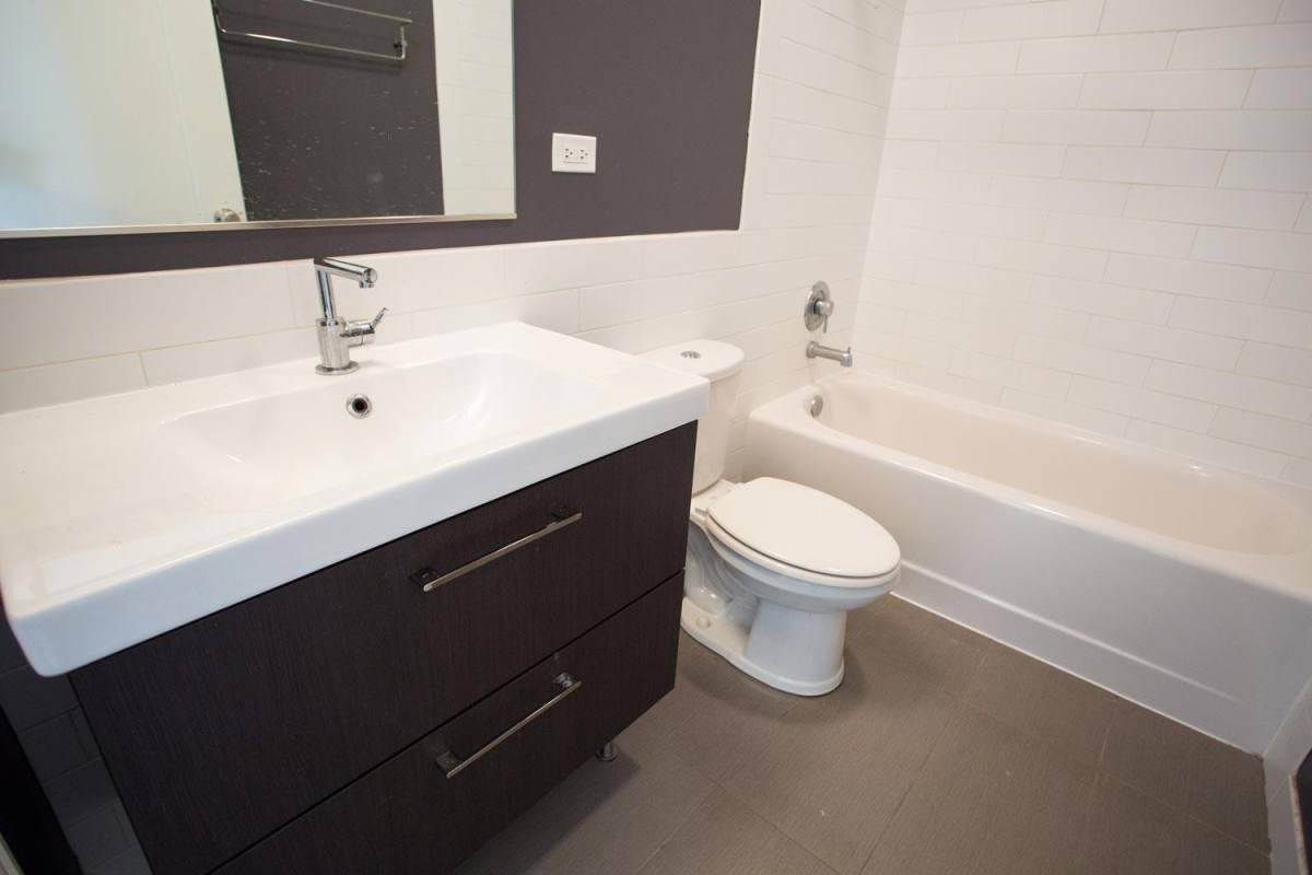 Apartment for rent at 4850 S Drexel Blvd, Chicago, IL 60615