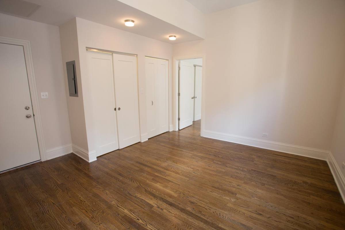 Apartment for rent at 4850 S Drexel Blvd, Chicago, IL 60615