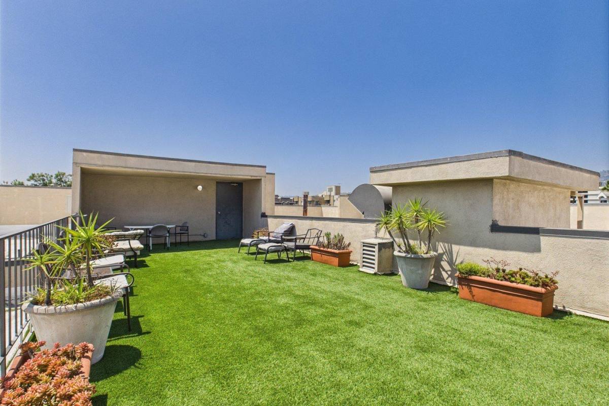 Apartment for rent at Burton Way Apartment Homes, 8660 Burton Way, Los Angeles, CA 90048