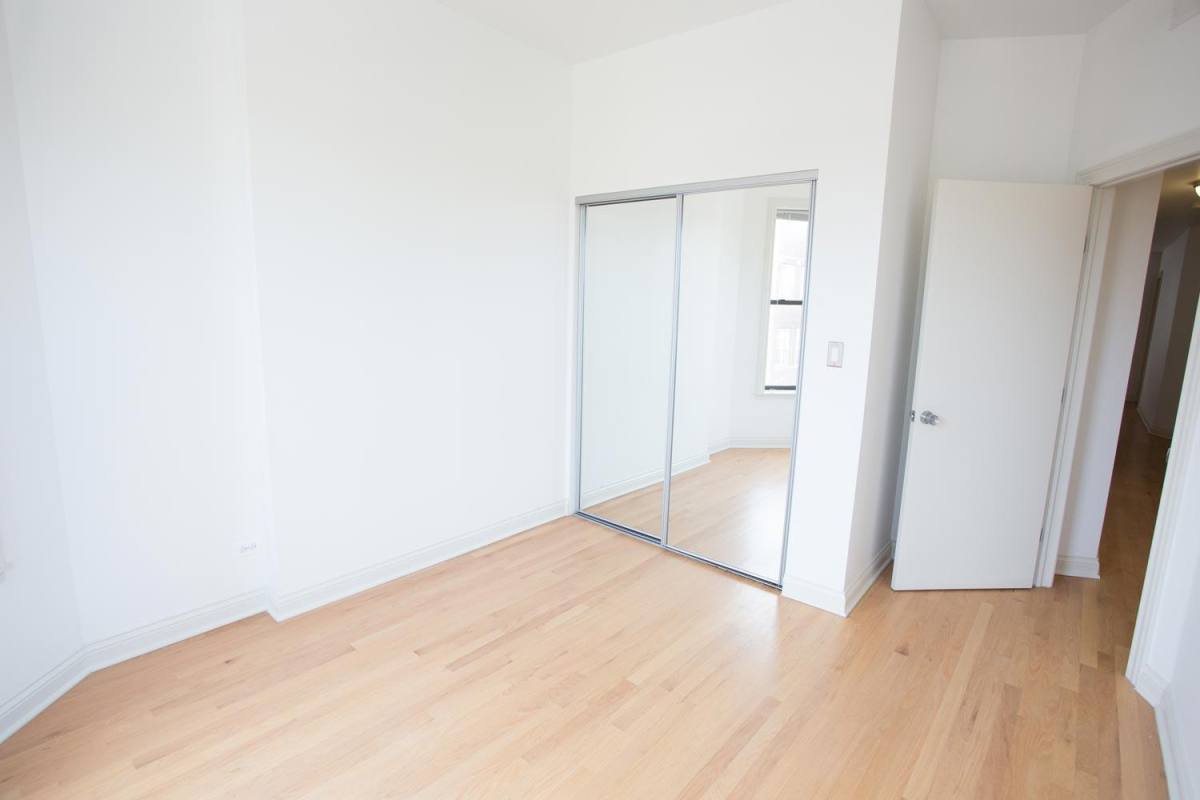 Apartment for rent at 5400 S Maryland Ave, Chicago, IL 60615