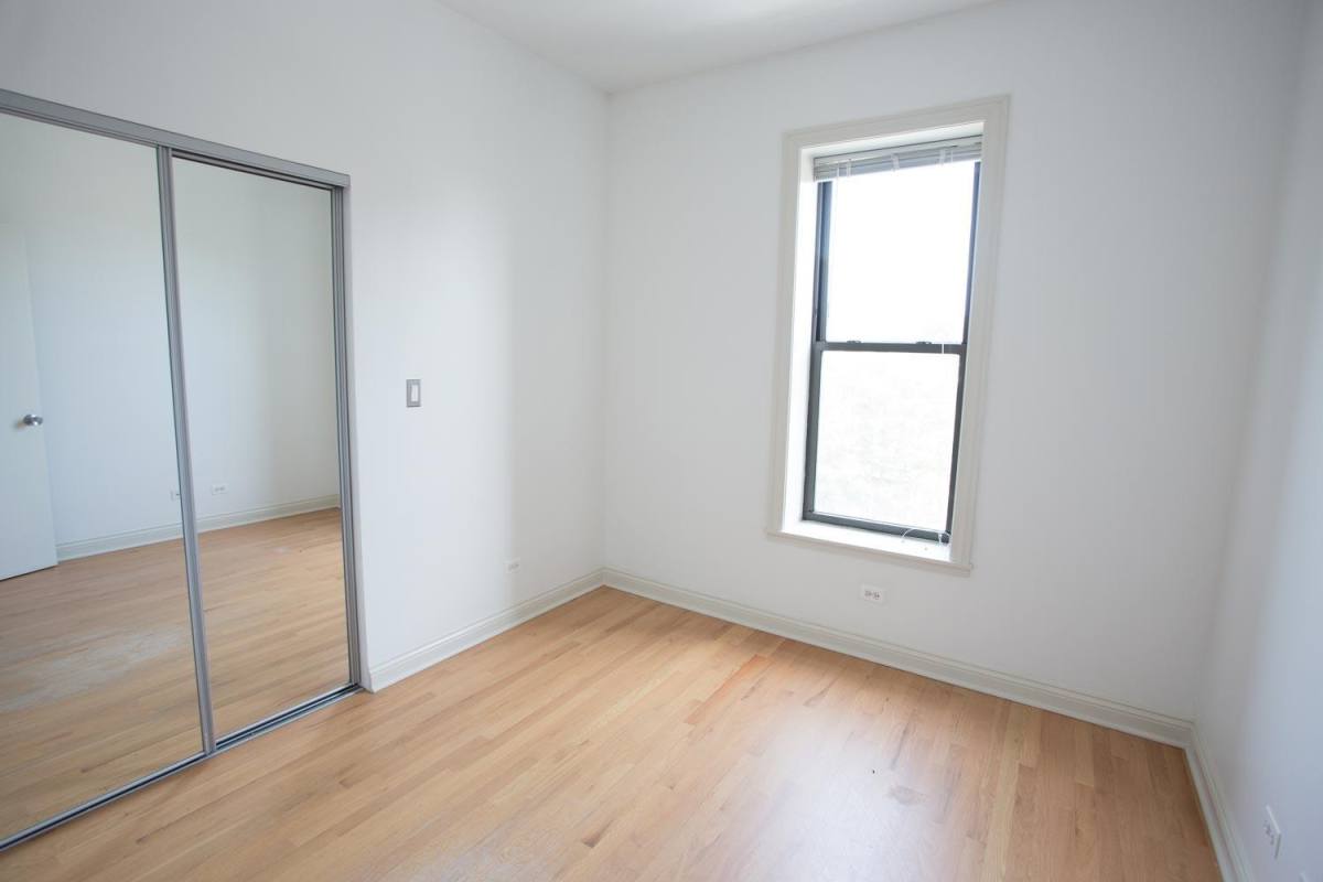Apartment for rent at 5400 S Maryland Ave, Chicago, IL 60615