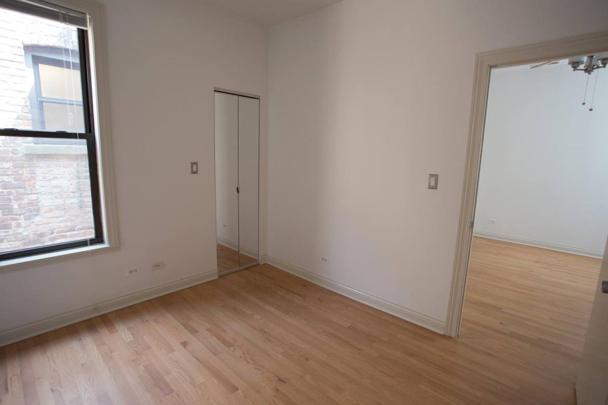 Apartment for rent at 5400 S Maryland Ave, Chicago, IL 60615
