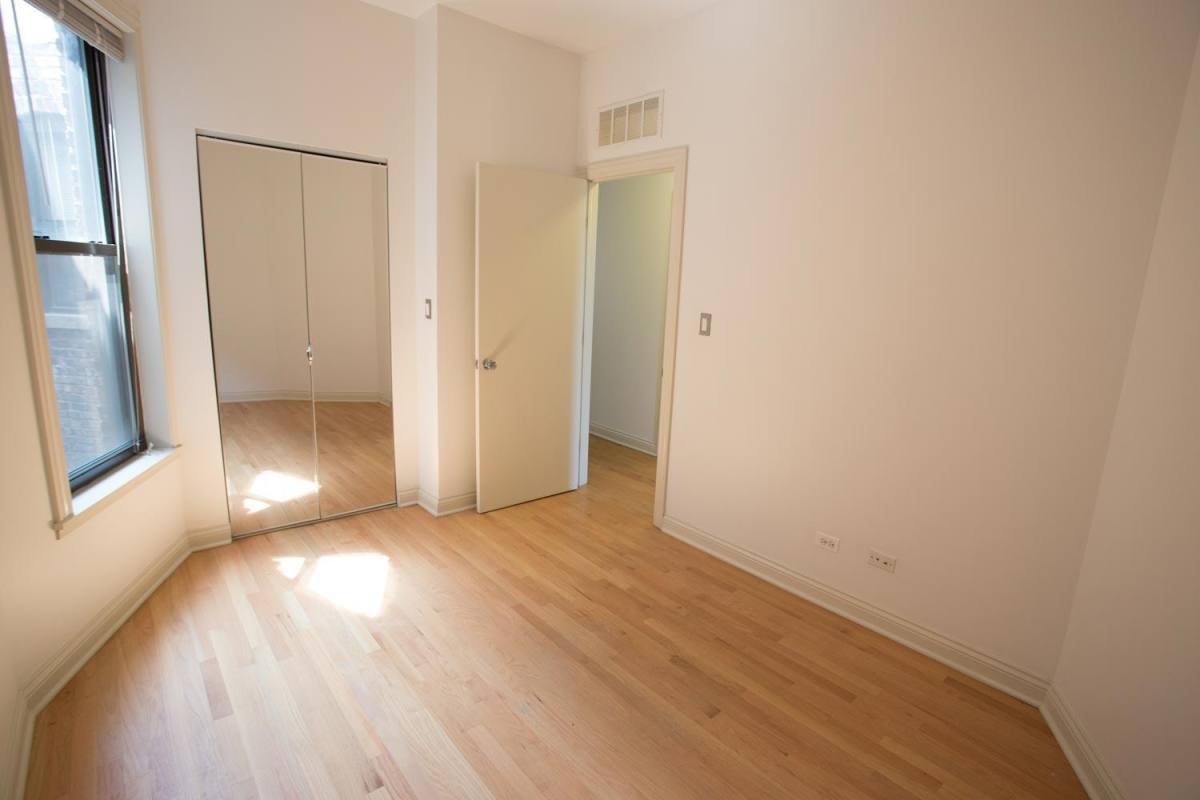 Apartment for rent at 5400 S Maryland Ave, Chicago, IL 60615