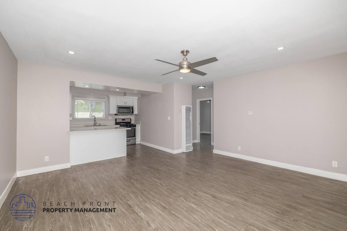 Apartment for rent at La Playa, 11819 Eucalyptus Ave, Los Angeles, CA 90043