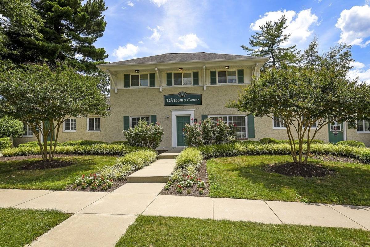 Townhouse for rent at Woodland, 13 Lowry Dr #1121, Wilmington, DE 19805
