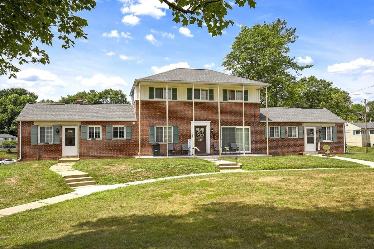Townhouse for rent at Woodland, 13 Lowry Dr #1121, Wilmington, DE 19805