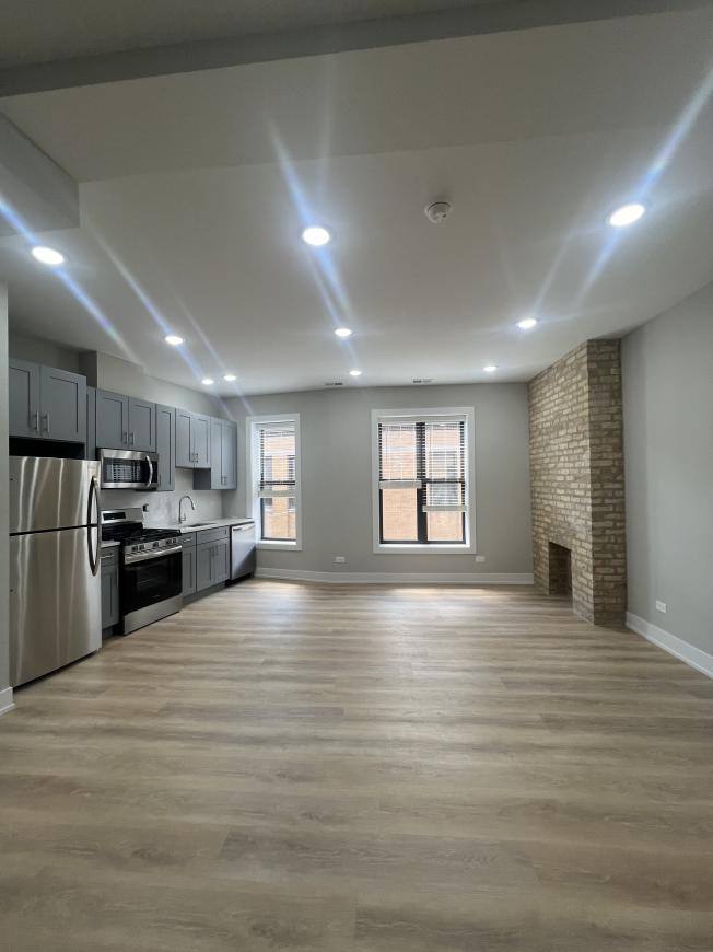 Apartment for rent at 448 W Belden Ave, Chicago, IL 60614