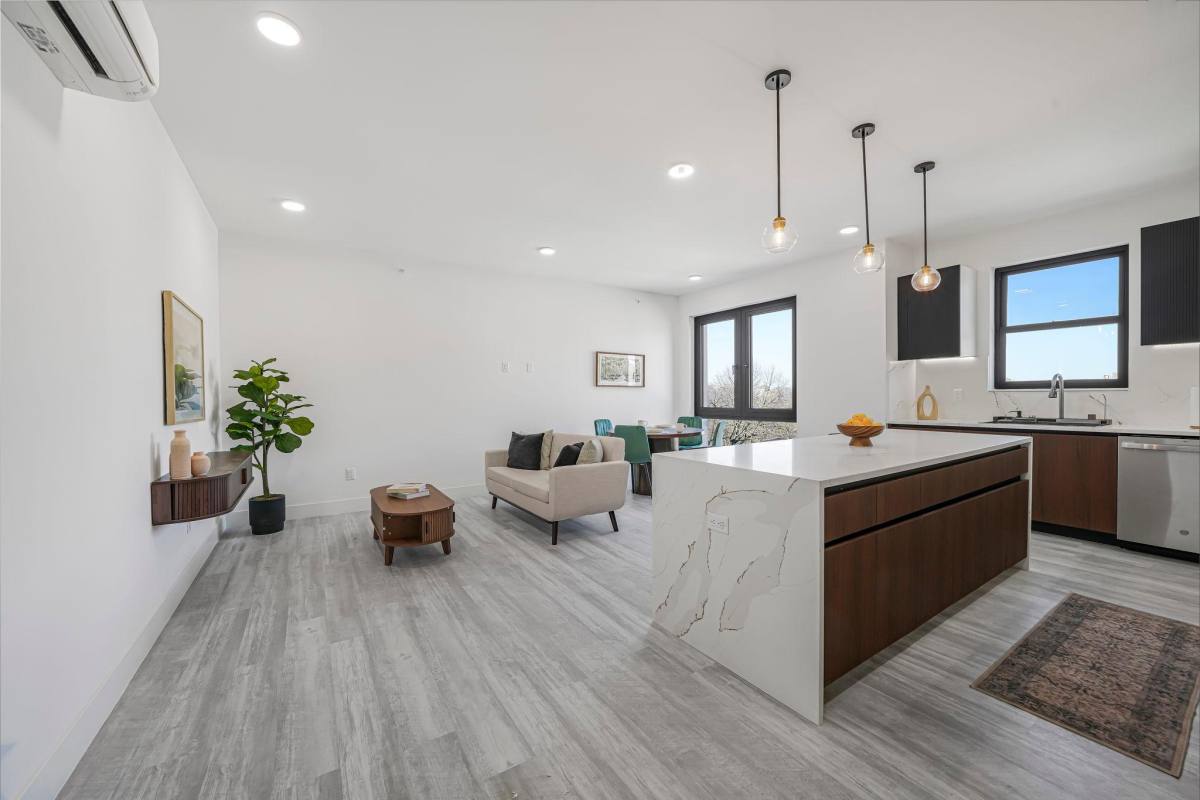 Apartment for rent at 4614 Kennedy Blvd, Union City, NJ 07087