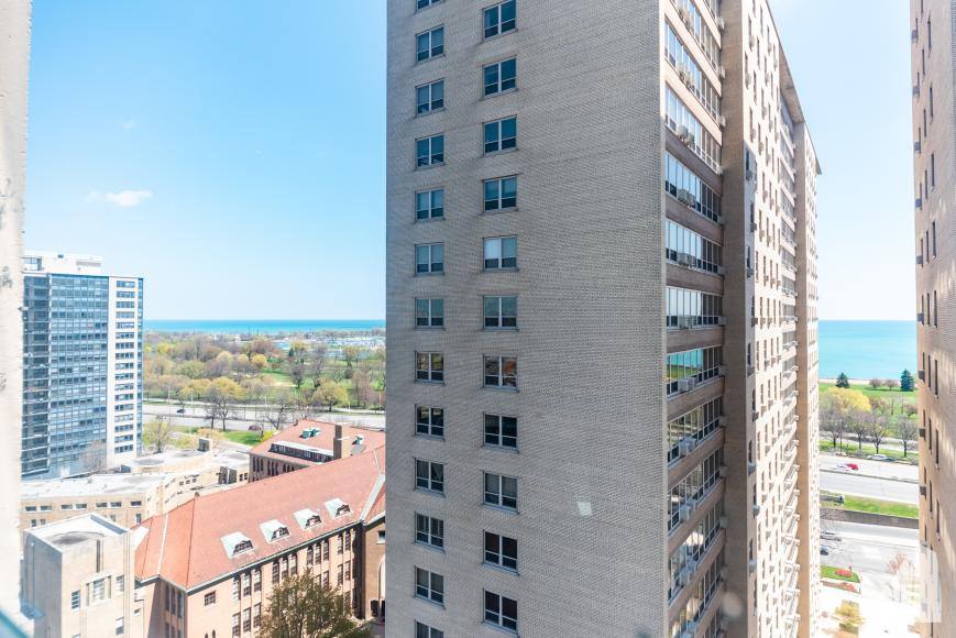 Apartment for rent at 655 W Irving #1501, Chicago, IL 60613