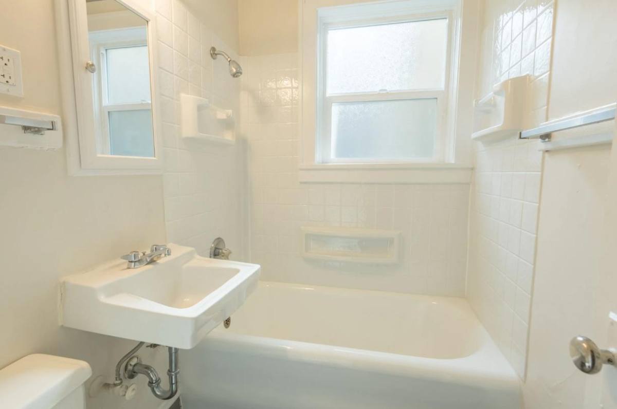 Apartment for rent at 614 SW Jackson St, Portland, OR 97201