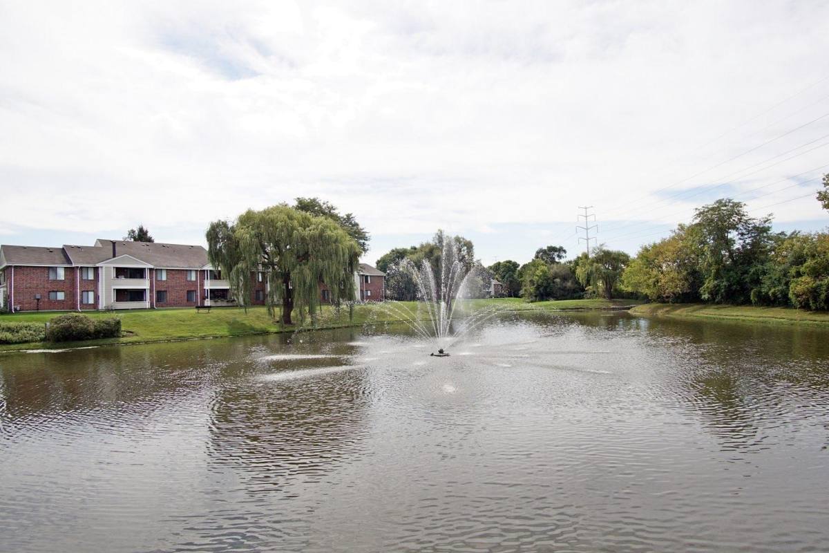 Townhouse for rent at 1507 Westminster Dr, Naperville, IL 60563