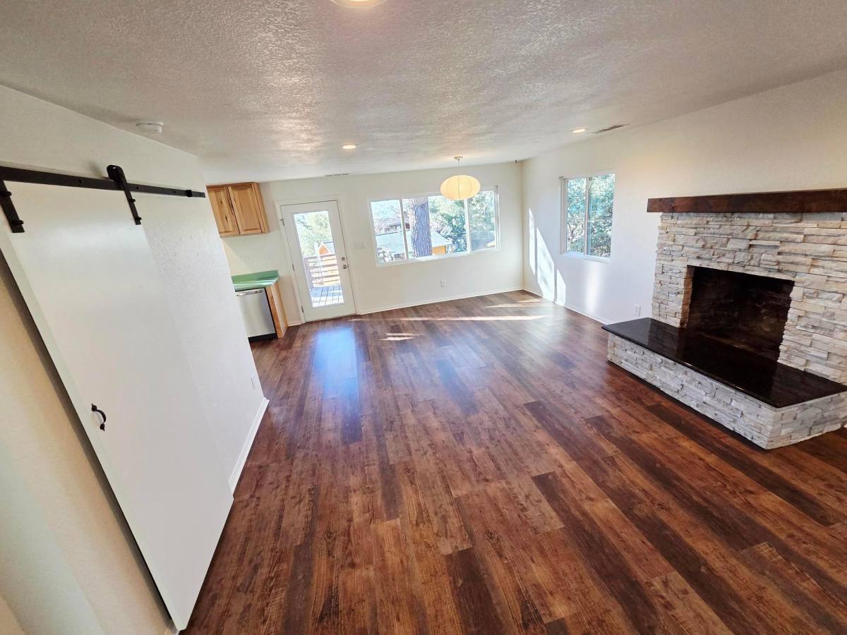 House for rent at 53200 Pina Vista Dr, Idyllwild, CA 92549