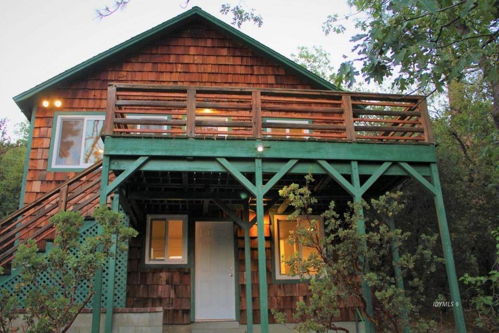 House for rent at 53200 Pina Vista Dr, Idyllwild, CA 92549